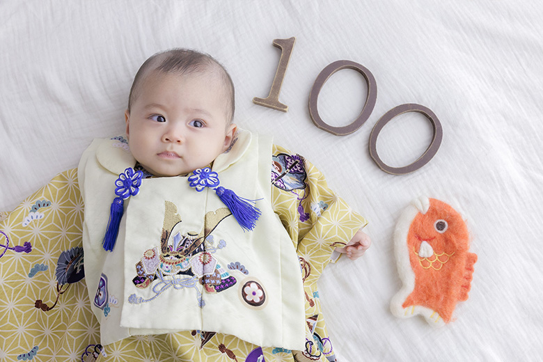 お食い初めはいつ・どこで行う?日程の計算方法、やり方をわかりやすく解説