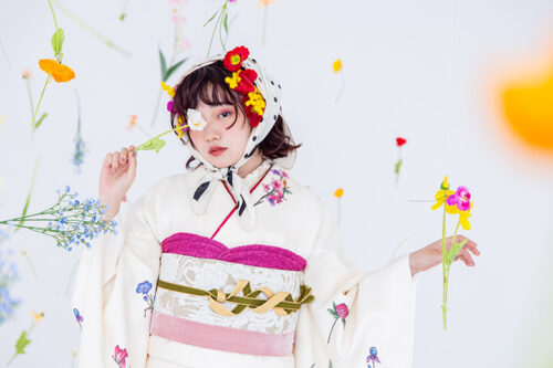 振袖のかわいい着こなしコーデをご紹介！色・小物・髪型で押さえるポイントとは