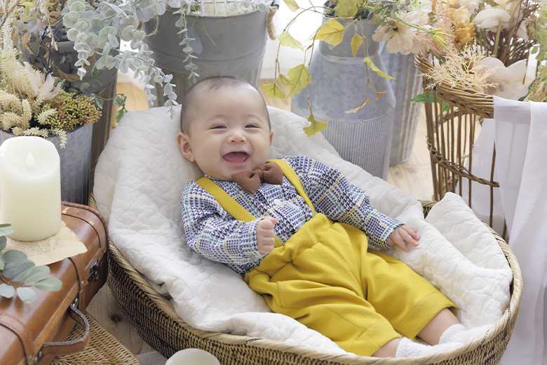 赤ちゃんの笑顔写真