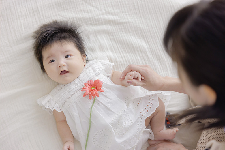 赤ちゃんの笑顔写真